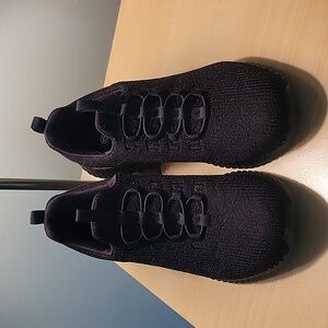 Sketchers pull on sparkle sneakers